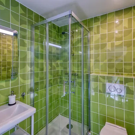 Five To - Gare - Centre-ville Otel