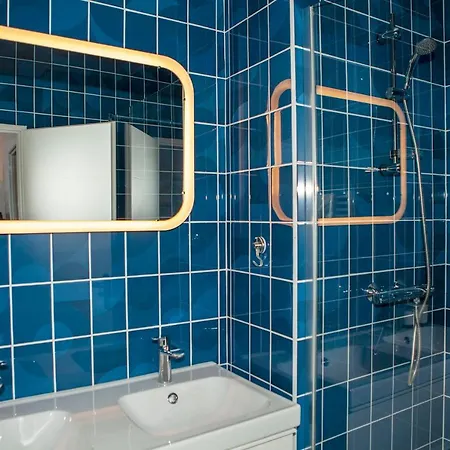 Five To - Gare - Centre-ville Sète