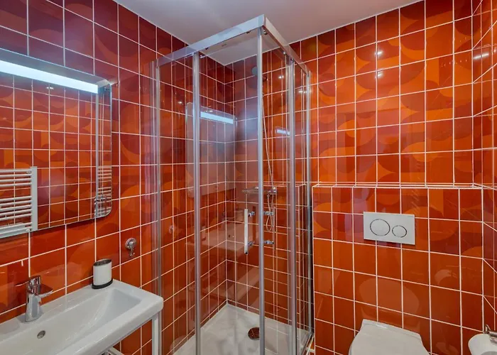 Отель Five To - Gare - Centre-ville Сет