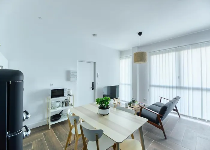 Five To - Gare - Centre-ville Отель