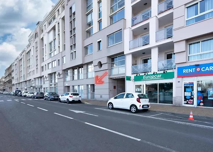 Five To - Gare - Centre-ville Отель