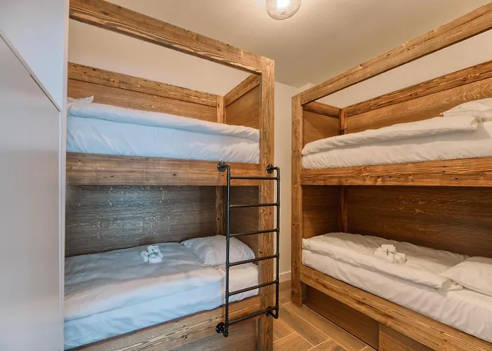 Отель Five To - Gare - Centre-ville