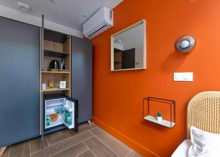 Five To - Gare - Centre-ville Отель *