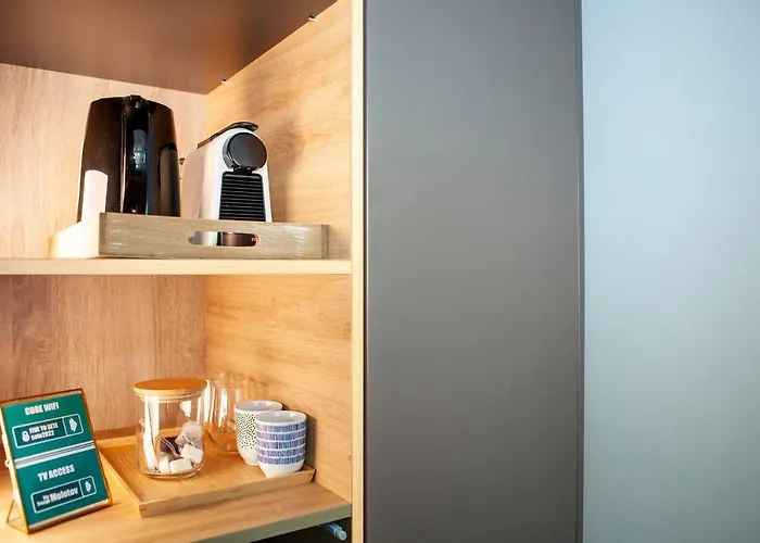 Five To - Gare - Centre-ville Отель Сет