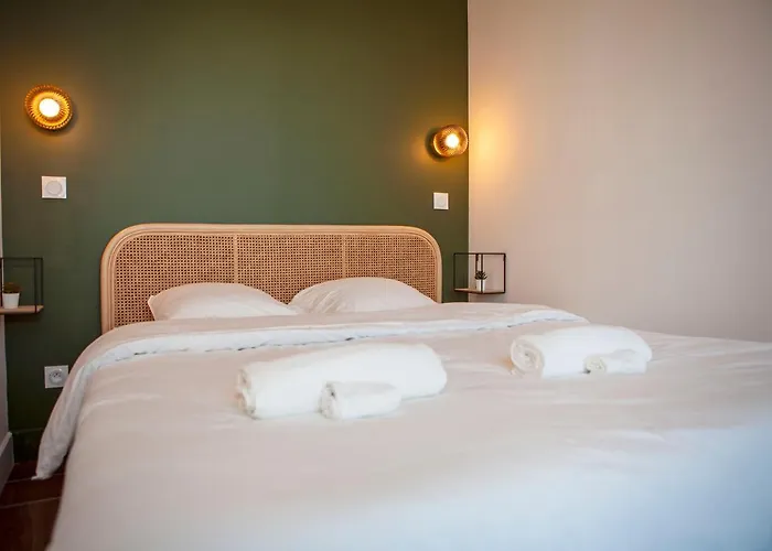 Отель Five To - Gare - Centre-ville Сет