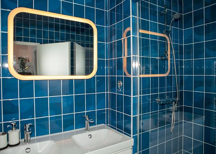 Five To - Gare - Centre-ville Сет